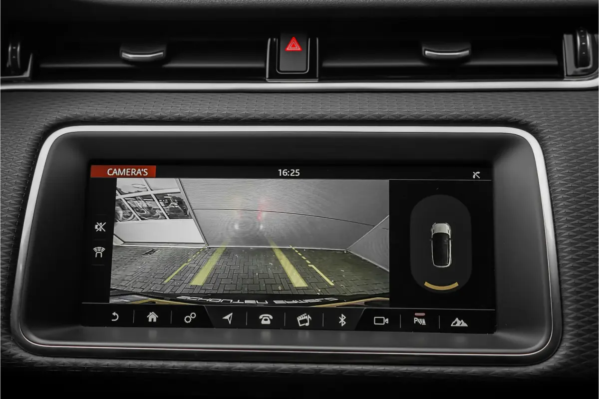 2.0 P200 AWD Black Pack Standkachel Camera Stoelverw 20"