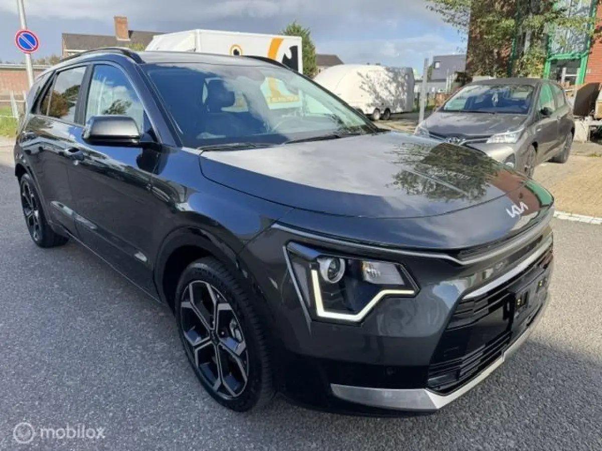 1.6 GDi PHEV DynamicLine Edition / Plug-inn Hybride / volledig elektrisch rijden 65 km hierna Hybride aandrijving , Navi / Camera achter / Parkeerhulp rondom /18 inch velgen / Keyless , gara