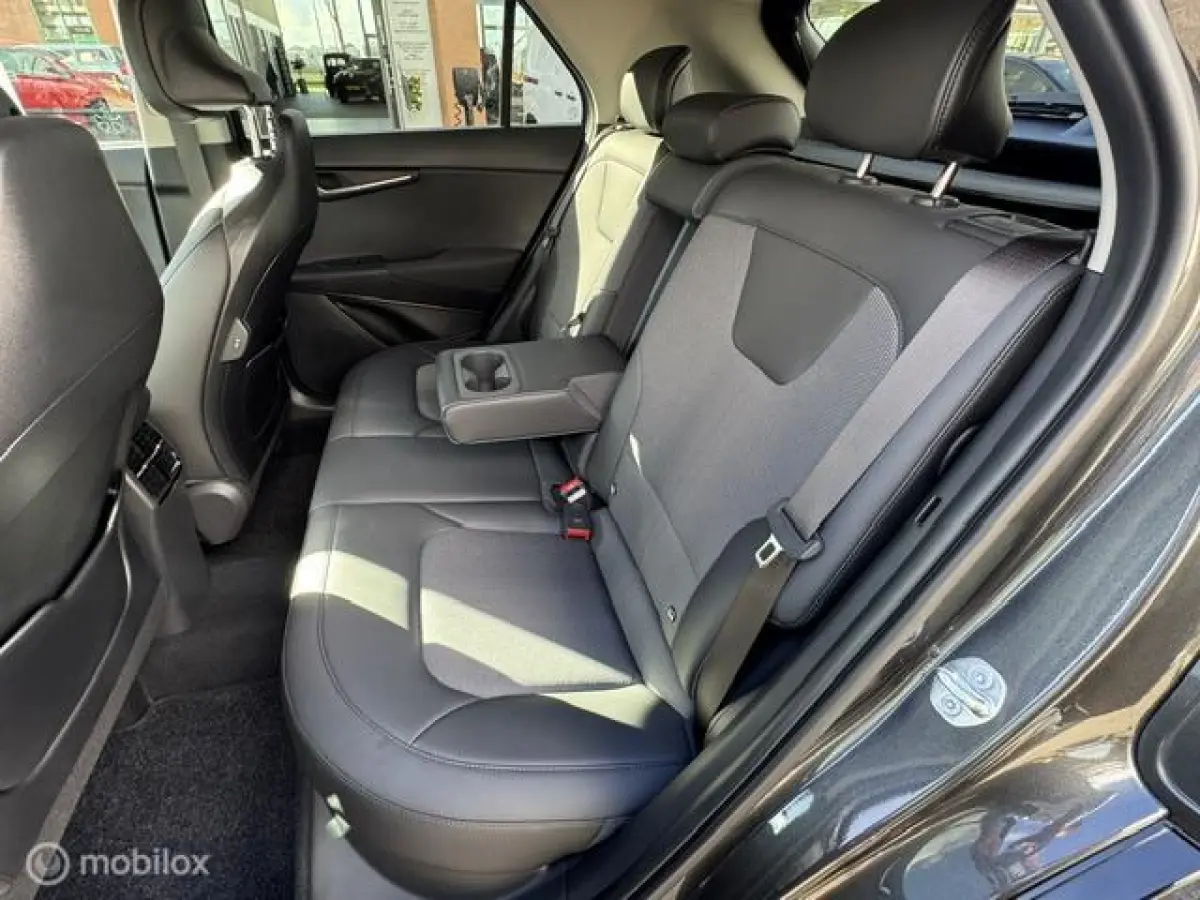 1.6 GDi PHEV DynamicLine Edition / Plug-inn Hybride / volledig elektrisch rijden 65 km hierna Hybride aandrijving , Navi / Camera achter / Parkeerhulp rondom /18 inch velgen / Keyless , gara