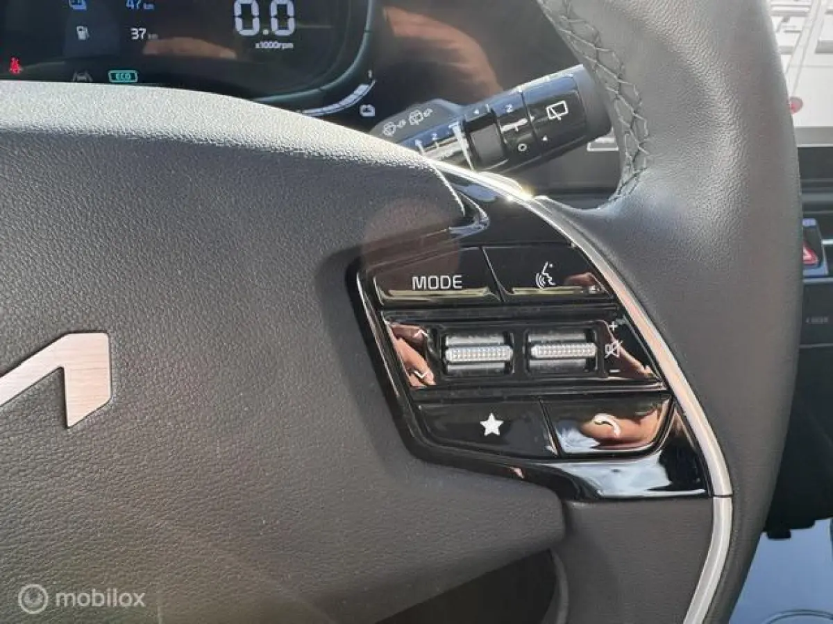 1.6 GDi PHEV DynamicLine Edition / Plug-inn Hybride / volledig elektrisch rijden 65 km hierna Hybride aandrijving , Navi / Camera achter / Parkeerhulp rondom /18 inch velgen / Keyless , gara