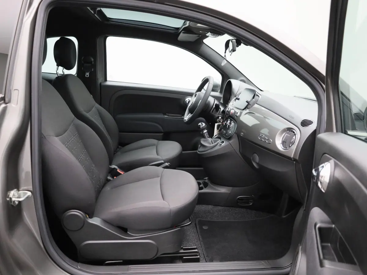 1.0 Hybrid Dolcevita | Panorama dak | Parkeer sensoren | Climate control | DAB | LMV | Bluetooth | Navigatie | Cruise control