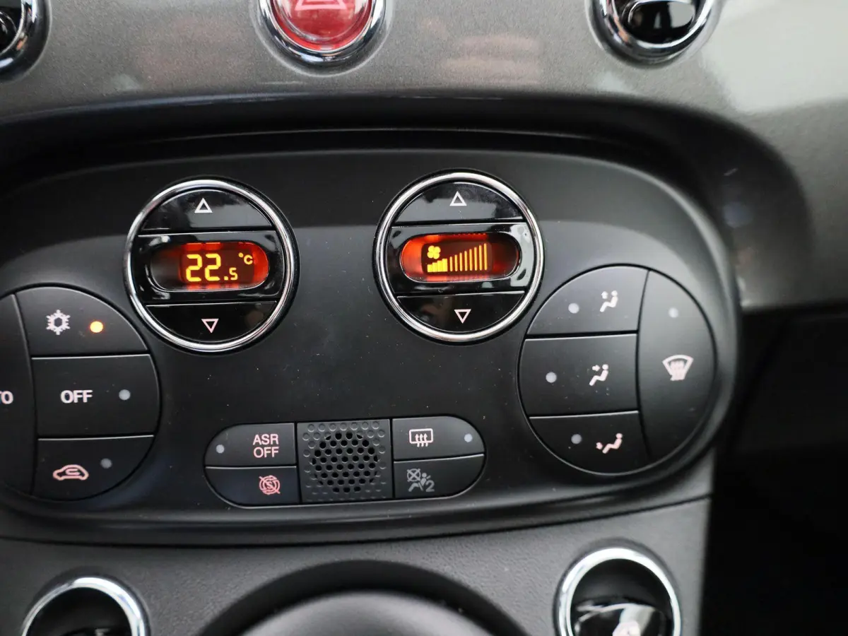1.0 Hybrid Dolcevita | Panorama dak | Parkeer sensoren | Climate control | DAB | LMV | Bluetooth | Navigatie | Cruise control
