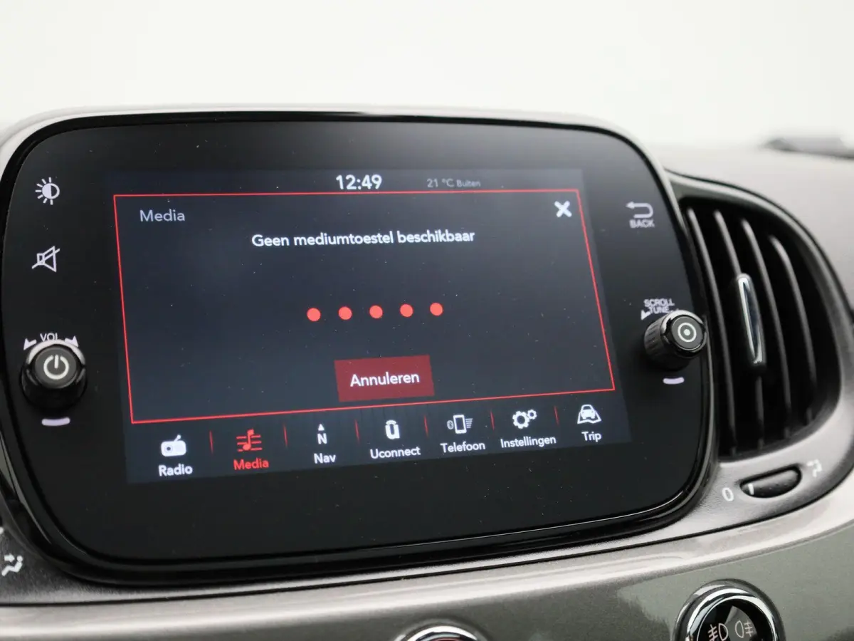 1.0 Hybrid Dolcevita | Panorama dak | Parkeer sensoren | Climate control | DAB | LMV | Bluetooth | Navigatie | Cruise control