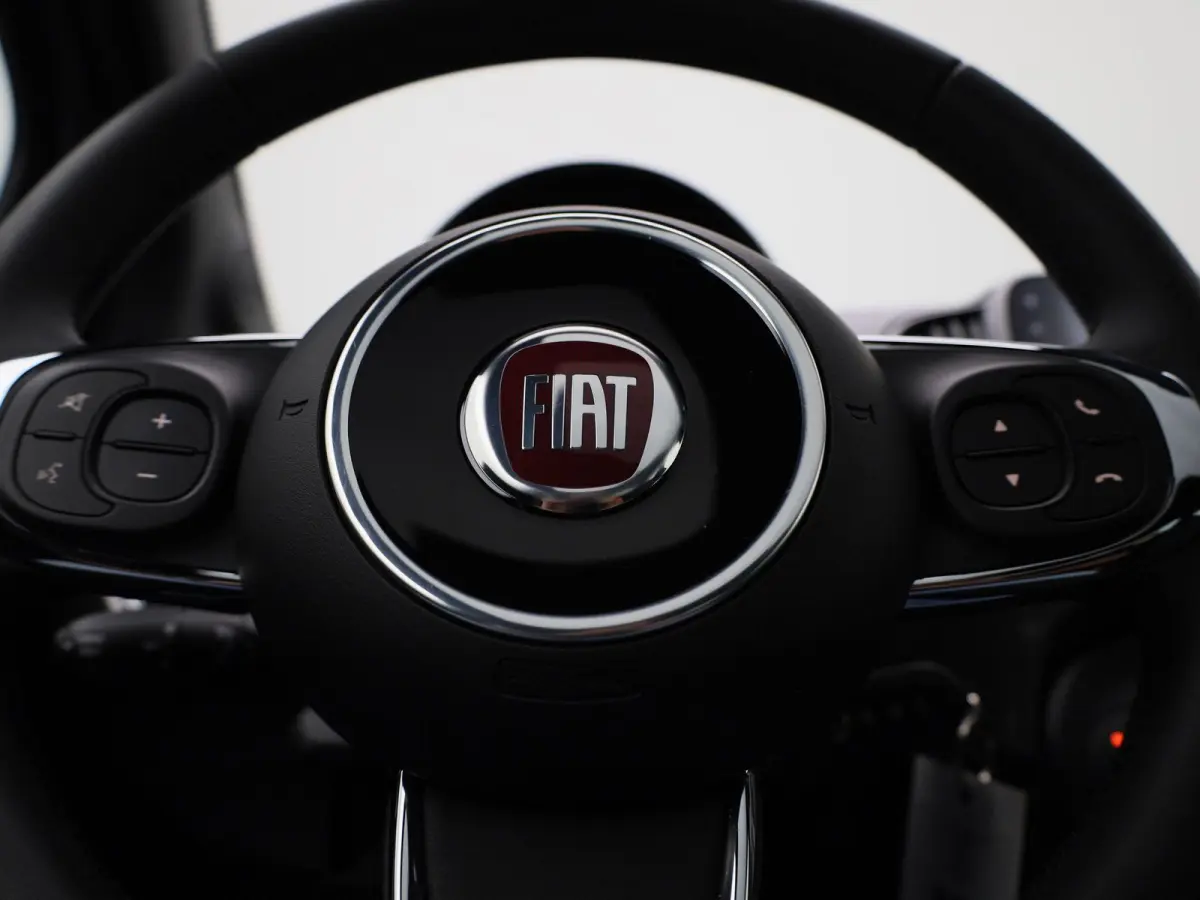 1.0 Hybrid Dolcevita | Panorama dak | Parkeer sensoren | Climate control | DAB | LMV | Bluetooth | Navigatie | Cruise control