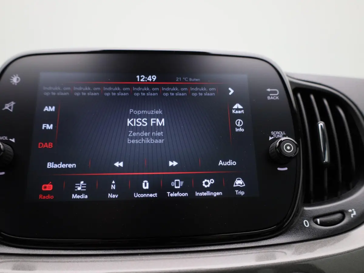 1.0 Hybrid Dolcevita | Panorama dak | Parkeer sensoren | Climate control | DAB | LMV | Bluetooth | Navigatie | Cruise control