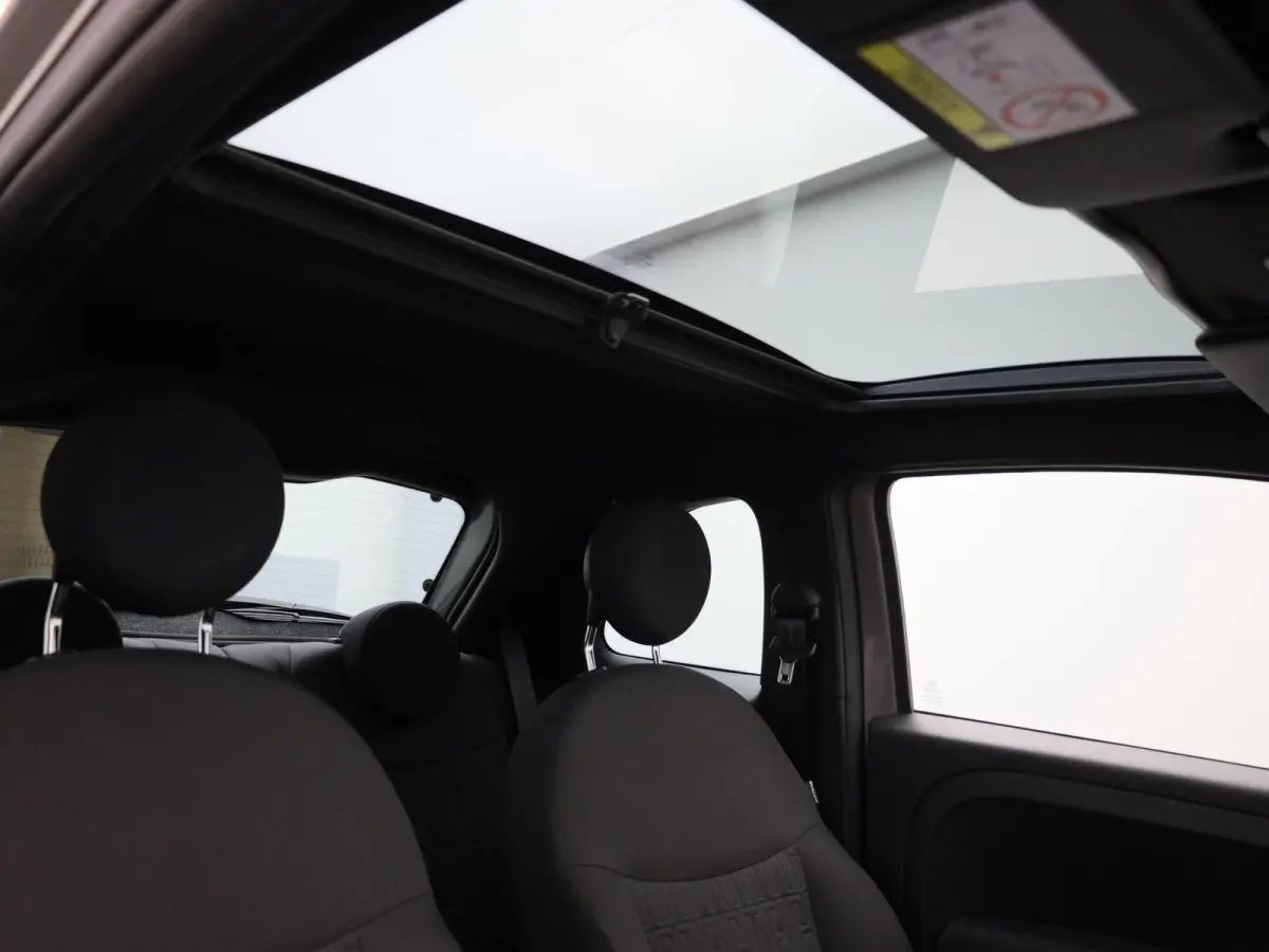 1.0 Hybrid Dolcevita | Panorama dak | Parkeer sensoren | Climate control | DAB | LMV | Bluetooth | Navigatie | Cruise control