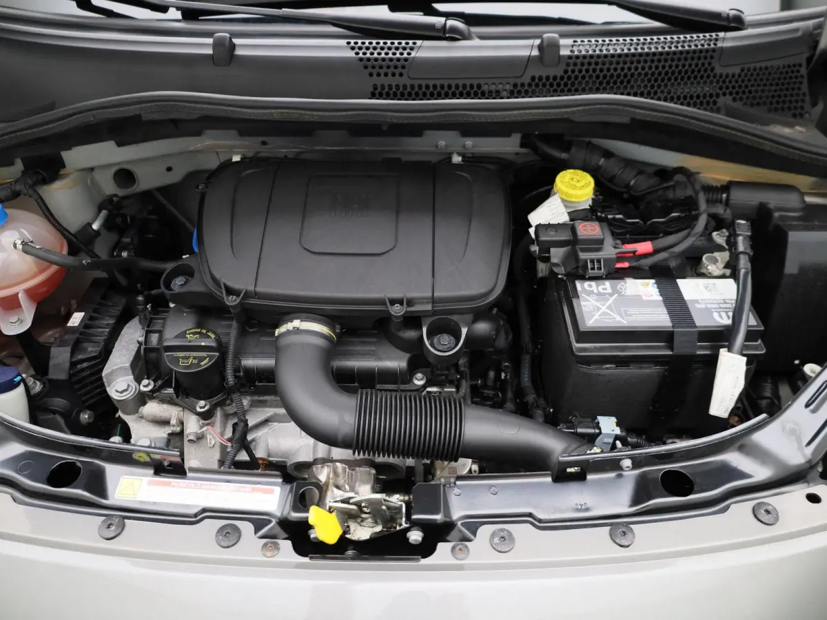 1.0 Hybrid Dolcevita | Panorama dak | Parkeer sensoren | Climate control | DAB | LMV | Bluetooth | Navigatie | Cruise control