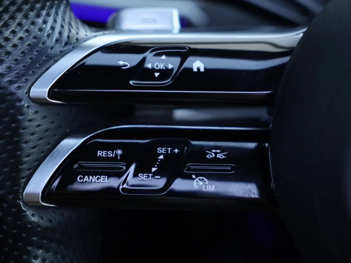 300 e AMG Line | SOH 96,3% | Panoramadak