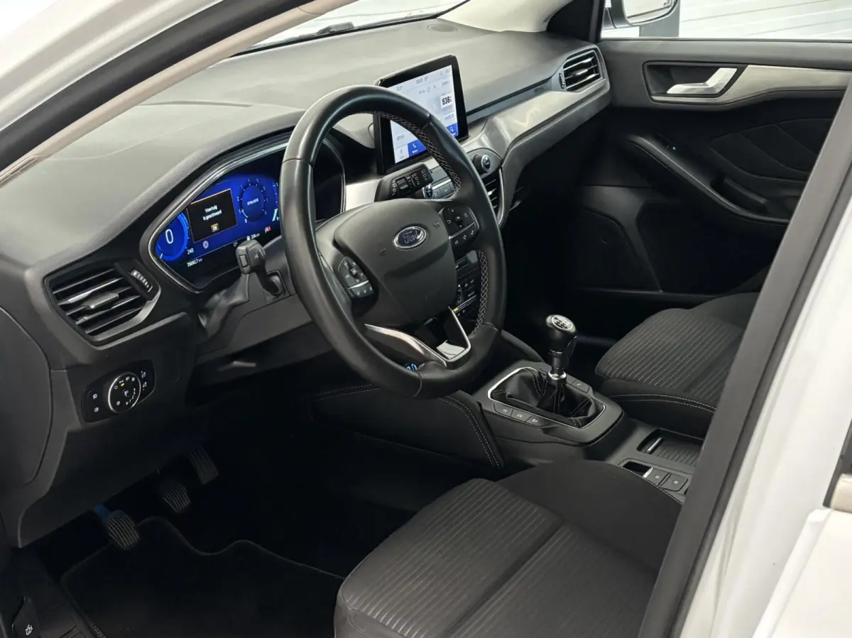 1.0 EcoB. Hybrid Titanium X Business / Virtual Dashboard / Trekhaak / Carplay / NL Auto / NAP / Keurige staat!