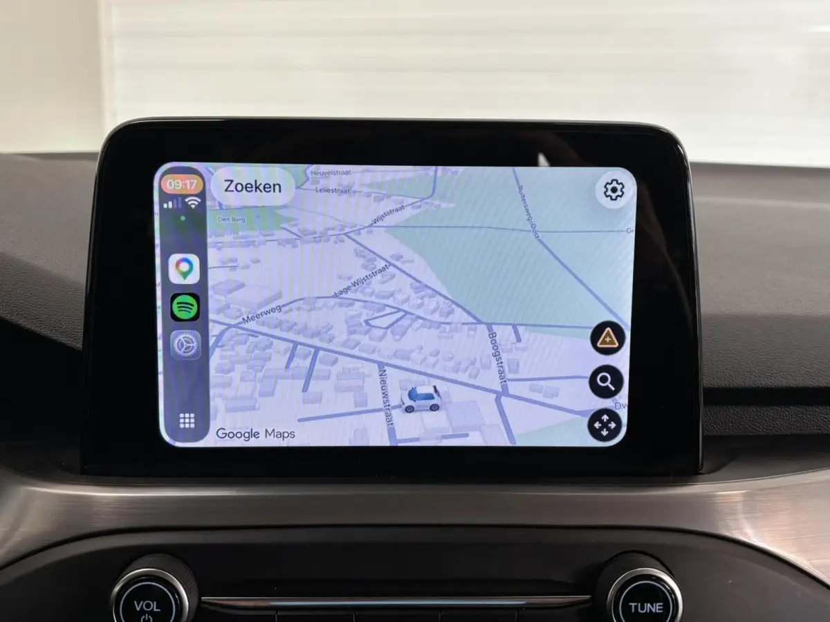 1.0 EcoB. Hybrid Titanium X Business / Virtual Dashboard / Trekhaak / Carplay / NL Auto / NAP / Keurige staat!