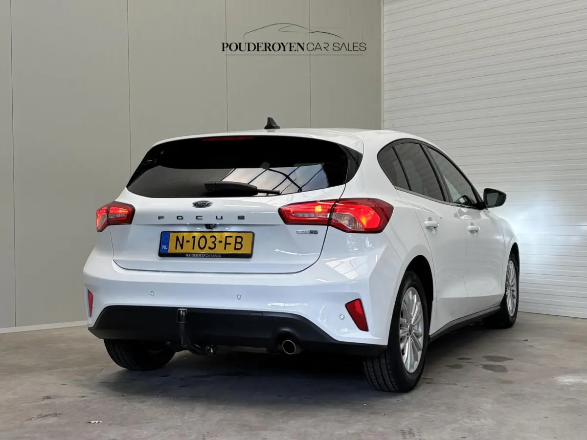 1.0 EcoB. Hybrid Titanium X Business / Virtual Dashboard / Trekhaak / Carplay / NL Auto / NAP / Keurige staat!