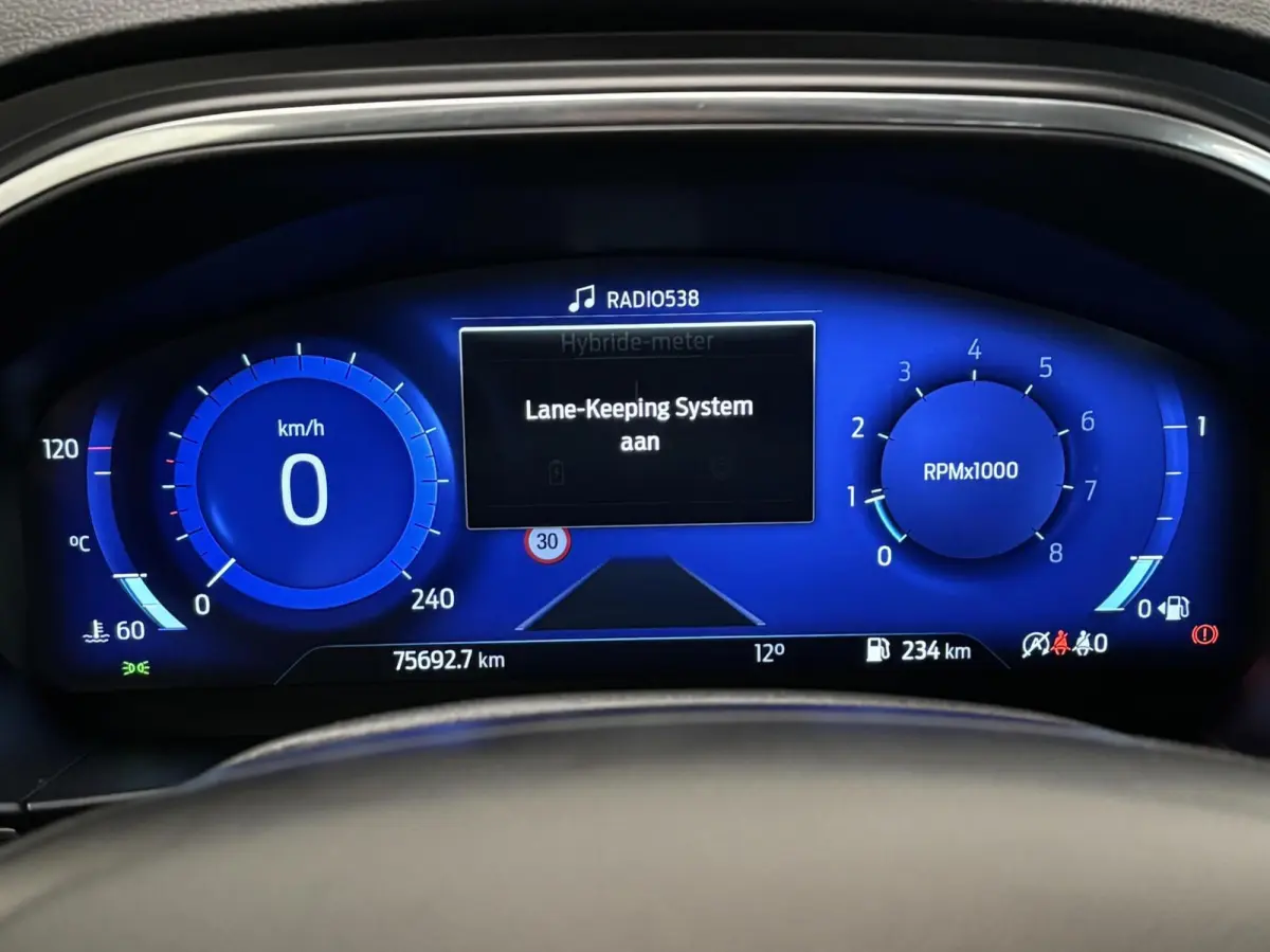 1.0 EcoB. Hybrid Titanium X Business / Virtual Dashboard / Trekhaak / Carplay / NL Auto / NAP / Keurige staat!