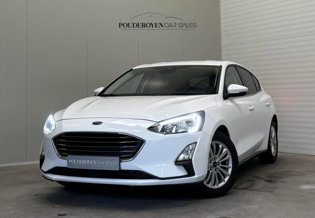 1.0 EcoB. Hybrid Titanium X Business / Virtual Dashboard / Trekhaak / Carplay / NL Auto / NAP / Keurige staat!
