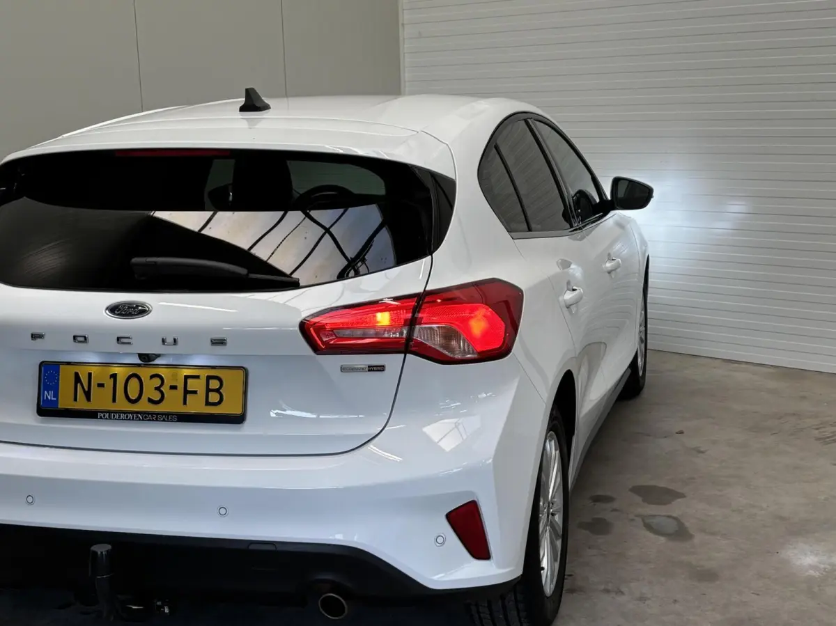 1.0 EcoB. Hybrid Titanium X Business / Virtual Dashboard / Trekhaak / Carplay / NL Auto / NAP / Keurige staat!