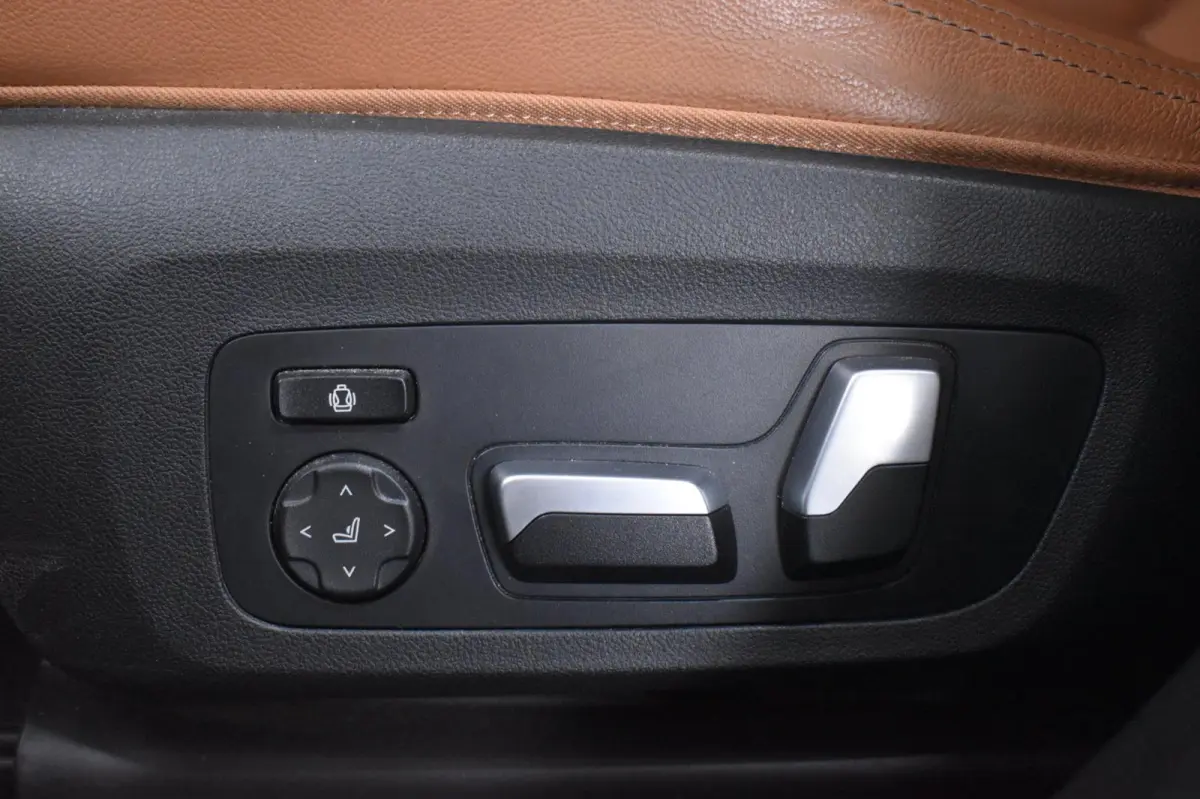 XDrive30e M-Sport 292pk | M-STOELEN | TREKHAAK | LASERLIGHT