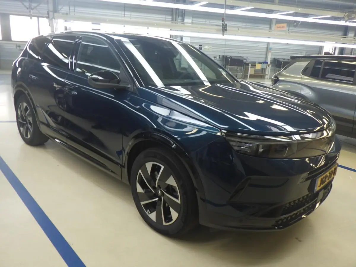 1.6 Turbo Plug-in-Hybrid GS | Panorama/schuifdak | Trekhaak | Focal | NL auto | 22.500km | Navigatie | Camera |