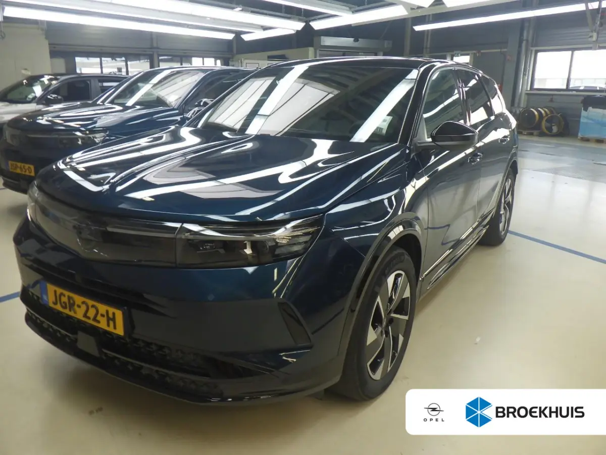 1.6 Turbo Plug-in-Hybrid GS | Panorama/schuifdak | Trekhaak | Focal | NL auto | 22.500km | Navigatie | Camera |