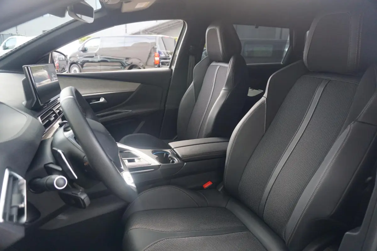 1.2 TURBO 130 GT AUTOMAAT 7-Persoons | Navigatie pro | Climate control | Privacy Glass | Full LED | Adaptive Cruise C |