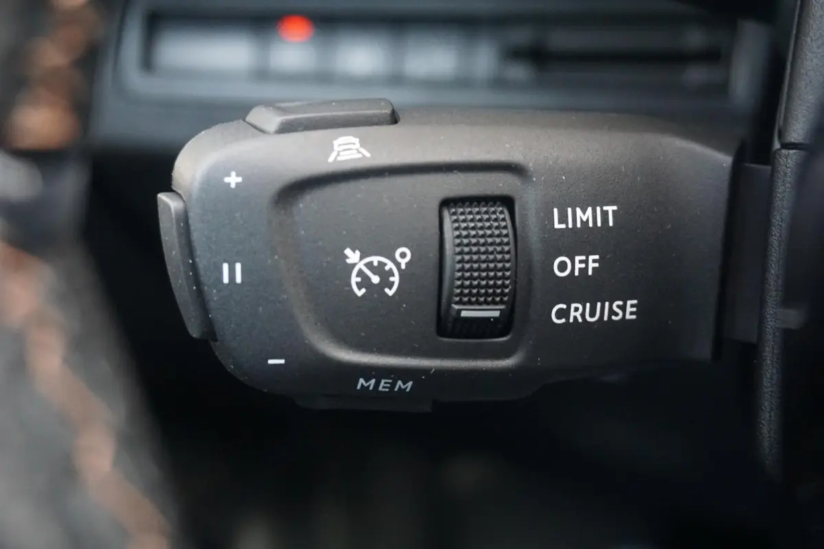 1.2 TURBO 130 GT AUTOMAAT 7-Persoons | Navigatie pro | Climate control | Privacy Glass | Full LED | Adaptive Cruise C |