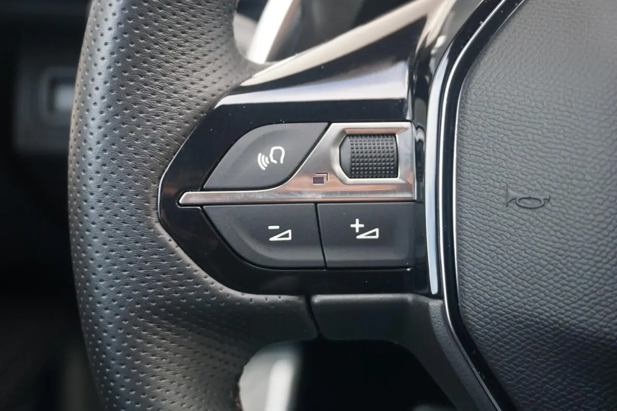 1.2 TURBO 130 GT AUTOMAAT 7-Persoons | Navigatie pro | Climate control | Privacy Glass | Full LED | Adaptive Cruise C |