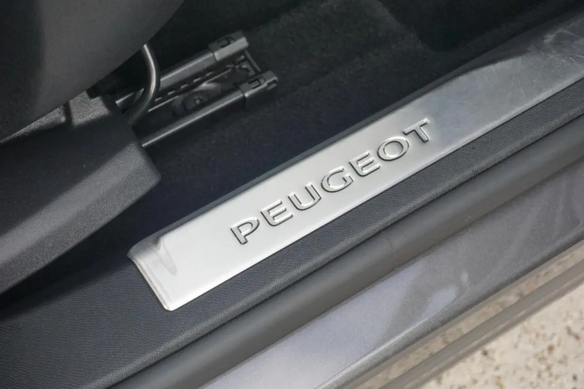 1.2 TURBO 130 GT AUTOMAAT 7-Persoons | Navigatie pro | Climate control | Privacy Glass | Full LED | Adaptive Cruise C |