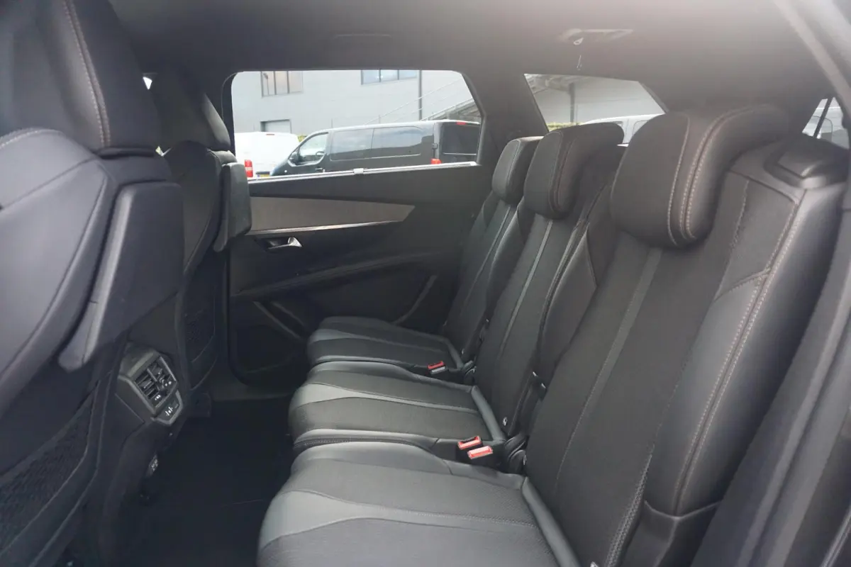 1.2 TURBO 130 GT AUTOMAAT 7-Persoons | Navigatie pro | Climate control | Privacy Glass | Full LED | Adaptive Cruise C |