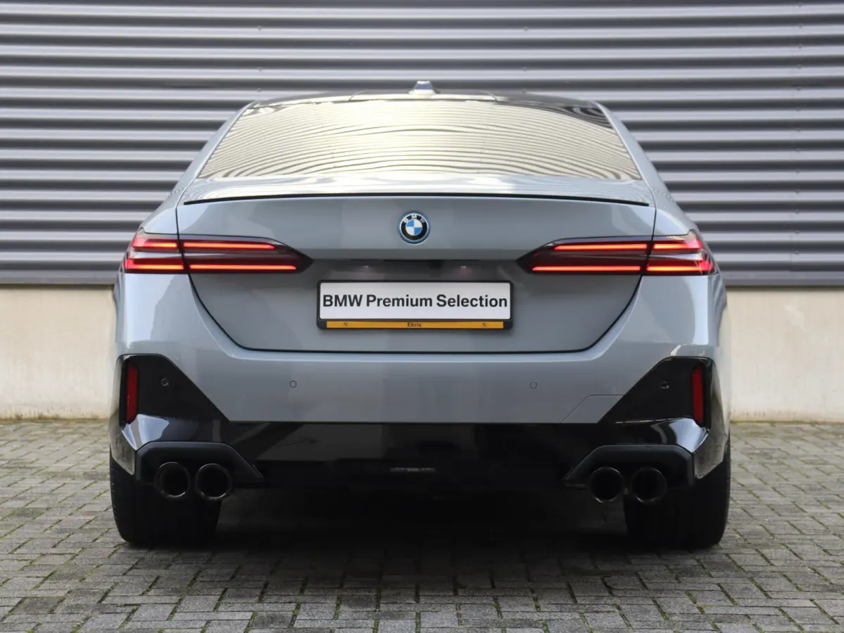 530e | M Sportpakket Pro | Panodak | Trekhaak | Head-Up | Driving Assistant Prof. | Stoelventilatie | Bowers & Wilkins | Parking Assistant Plus | 21'' LMV