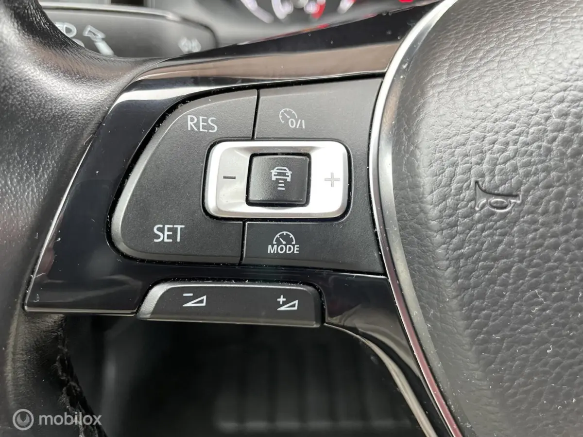 1.0 TSI Highline NAP|AUT PARK|SPORTSEL|CLIMA