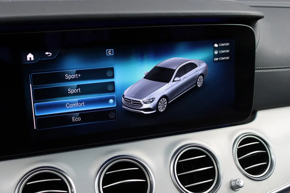 200 AMG Line | Panoramadak | Distronic+ | Burmester | Parfumering | Memory | Sfeerverlichting | Keyless Go | Augmented Reality |