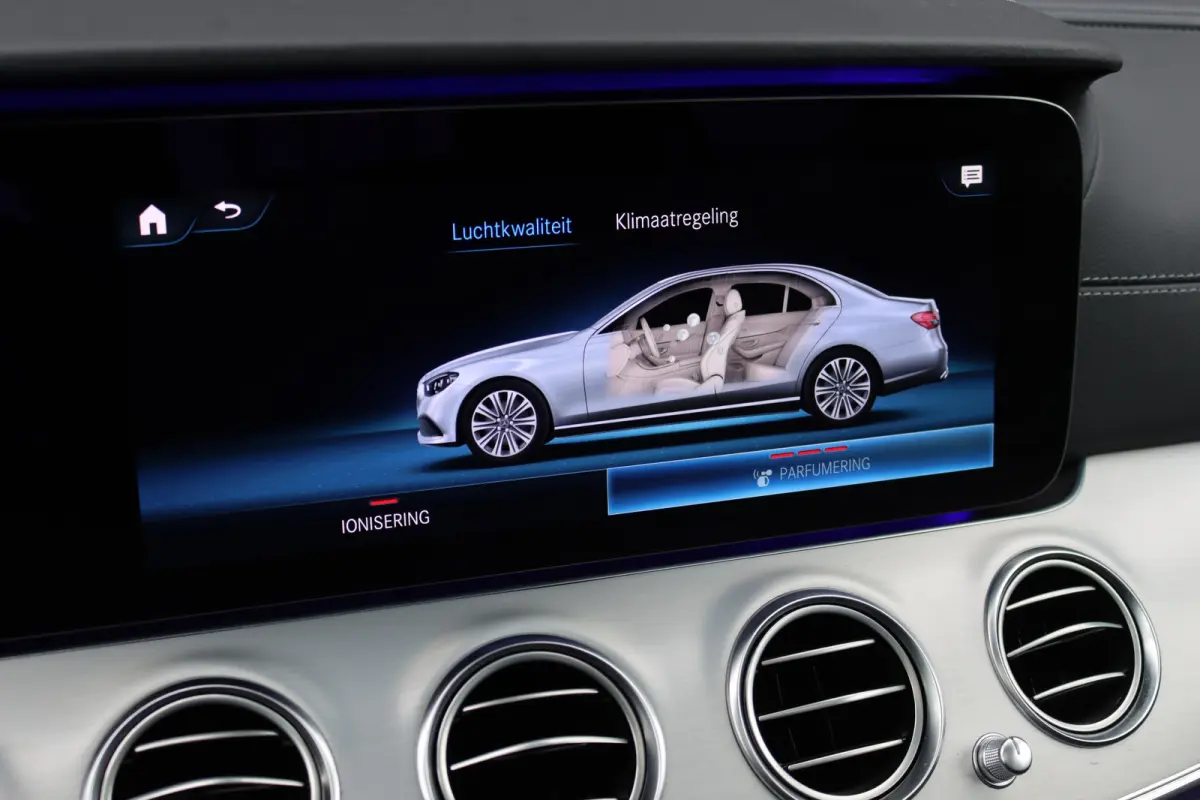 200 AMG Line | Panoramadak | Distronic+ | Burmester | Parfumering | Memory | Sfeerverlichting | Keyless Go | Augmented Reality |