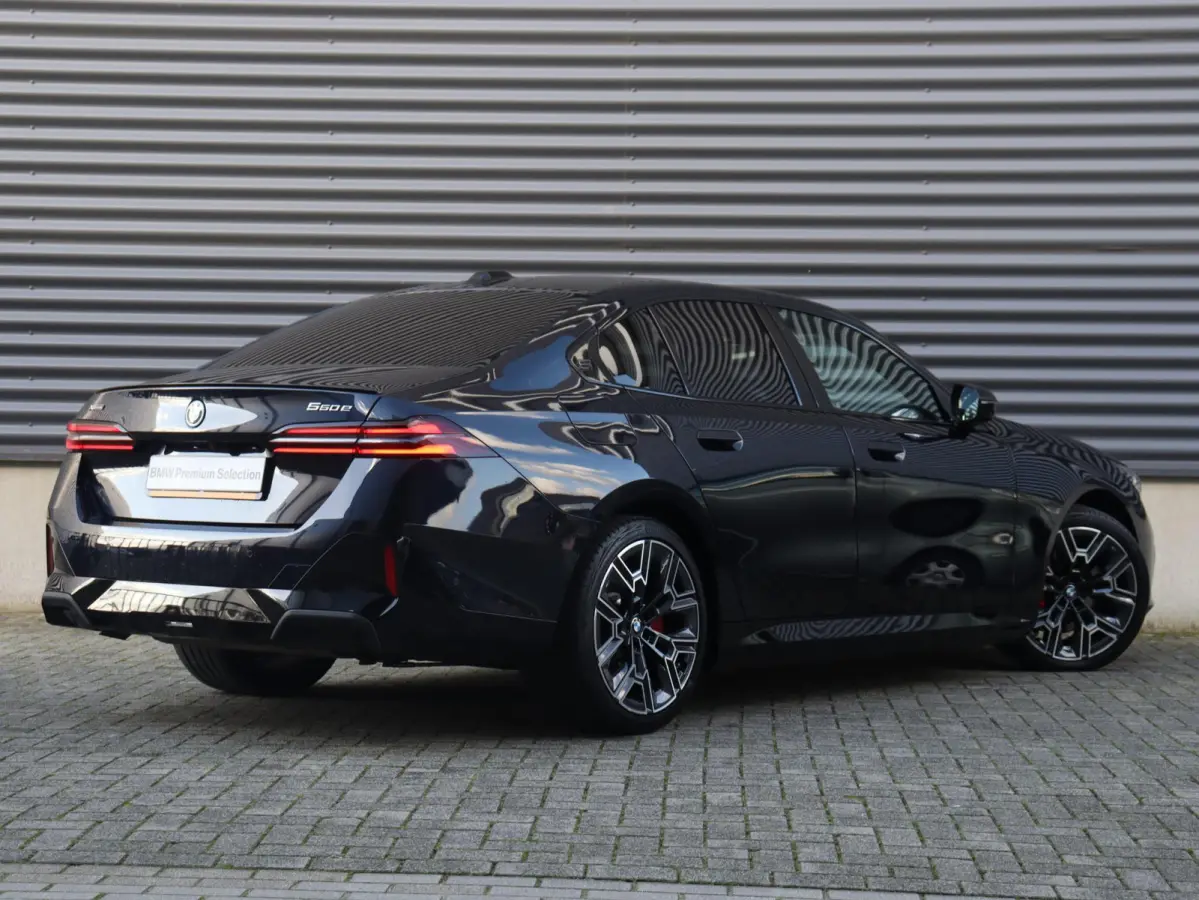 550e xDrive | M Sportpakket Pro | Innovation Pack | Panodak | Head-Up | Bowers & Wilkins | Driving Assistant Prof. | Stoelventilatie | Parking Assistant Prof. | 20'' LMV