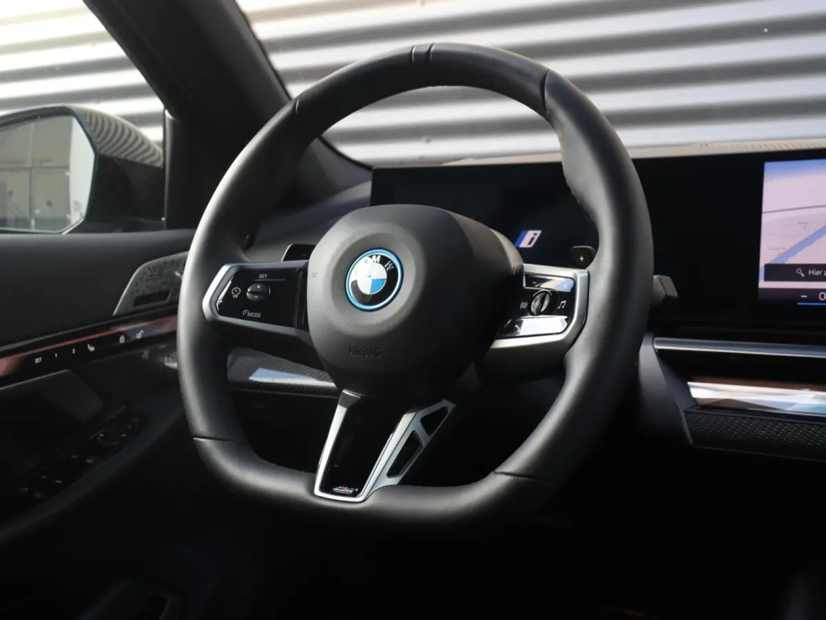 550e xDrive | M Sportpakket Pro | Innovation Pack | Panodak | Head-Up | Bowers & Wilkins | Driving Assistant Prof. | Stoelventilatie | Parking Assistant Prof. | 20'' LMV