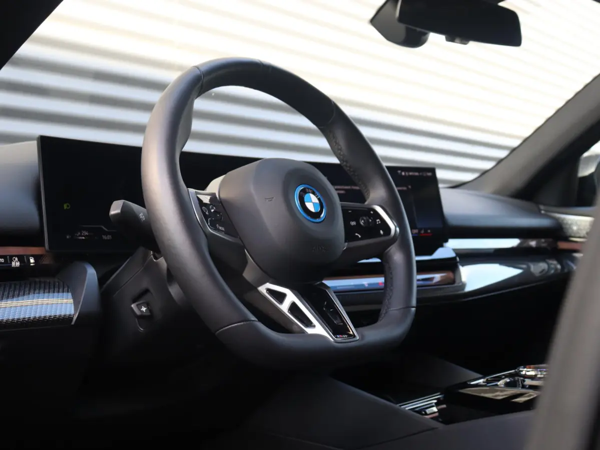 550e xDrive | M Sportpakket Pro | Innovation Pack | Panodak | Head-Up | Bowers & Wilkins | Driving Assistant Prof. | Stoelventilatie | Parking Assistant Prof. | 20'' LMV