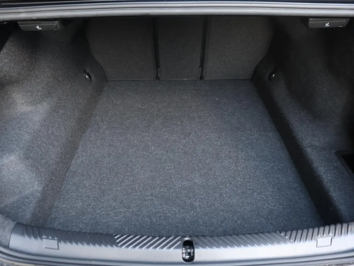 550e xDrive | M Sportpakket Pro | Innovation Pack | Panodak | Head-Up | Bowers & Wilkins | Driving Assistant Prof. | Stoelventilatie | Parking Assistant Prof. | 20'' LMV
