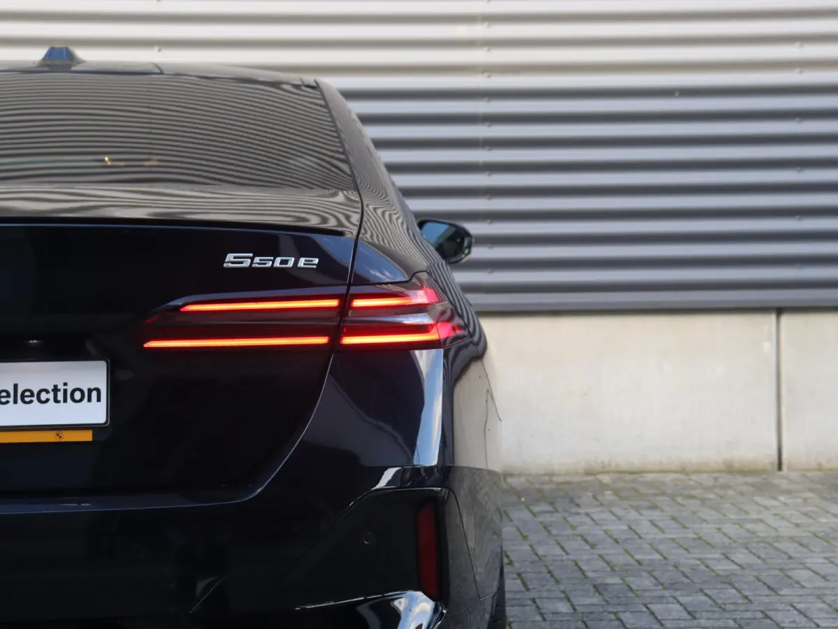 550e xDrive | M Sportpakket Pro | Innovation Pack | Panodak | Head-Up | Bowers & Wilkins | Driving Assistant Prof. | Stoelventilatie | Parking Assistant Prof. | 20'' LMV