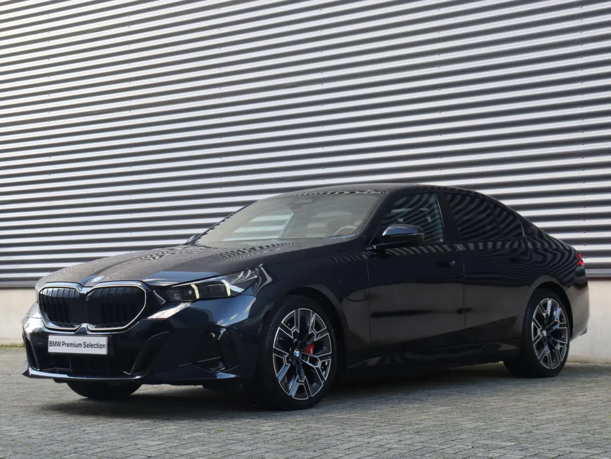 550e xDrive | M Sportpakket Pro | Innovation Pack | Panodak | Head-Up | Bowers & Wilkins | Driving Assistant Prof. | Stoelventilatie | Parking Assistant Prof. | 20'' LMV