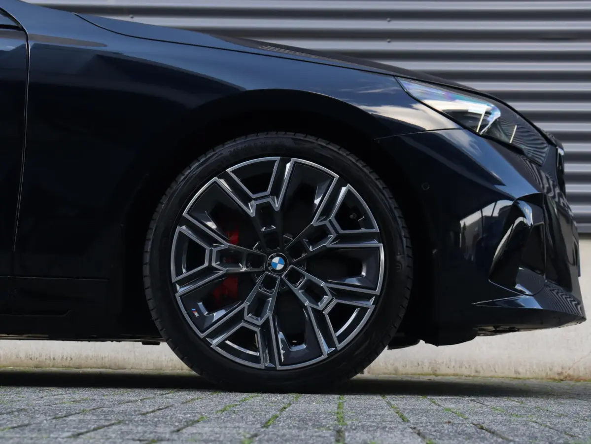 550e xDrive | M Sportpakket Pro | Innovation Pack | Panodak | Head-Up | Bowers & Wilkins | Driving Assistant Prof. | Stoelventilatie | Parking Assistant Prof. | 20'' LMV