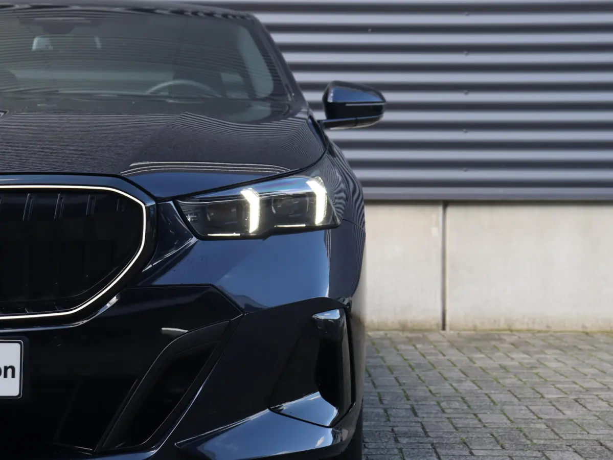 550e xDrive | M Sportpakket Pro | Innovation Pack | Panodak | Head-Up | Bowers & Wilkins | Driving Assistant Prof. | Stoelventilatie | Parking Assistant Prof. | 20'' LMV