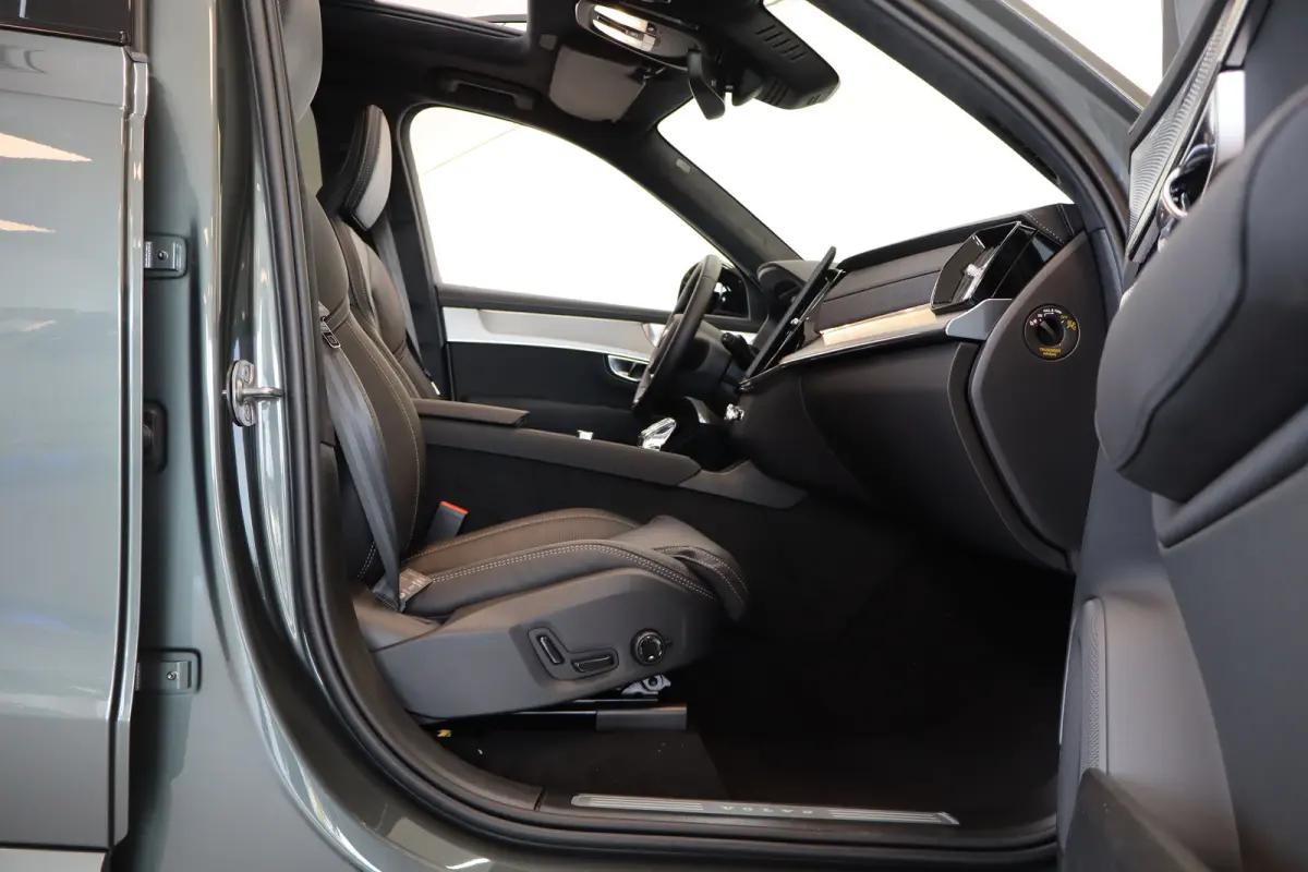 2.0 T8 Plug-in hybrid AWD Ultra Dark Exec. Ed. | 2 stoelen op derde rij | Achterbank verwarmd | Achteruitrijcamera