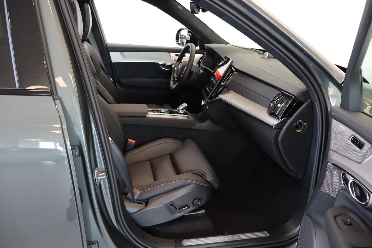 2.0 T8 Plug-in hybrid AWD Ultra Dark Exec. Ed. | 2 stoelen op derde rij | Achterbank verwarmd | Achteruitrijcamera