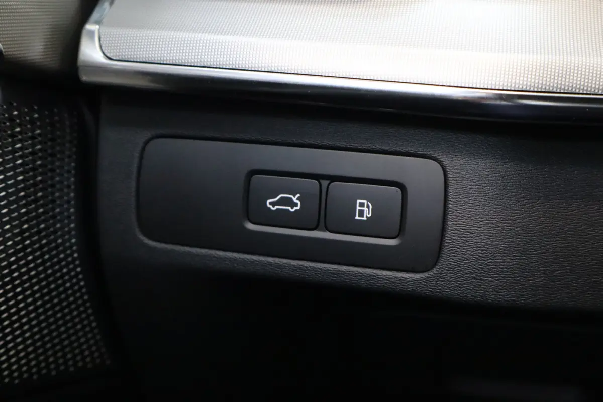 2.0 T8 Plug-in hybrid AWD Ultra Dark Exec. Ed. | 2 stoelen op derde rij | Achterbank verwarmd | Achteruitrijcamera