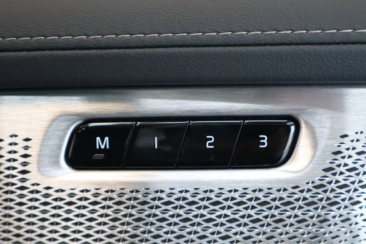 2.0 T8 Plug-in hybrid AWD Ultra Dark Exec. Ed. | 2 stoelen op derde rij | Achterbank verwarmd | Achteruitrijcamera