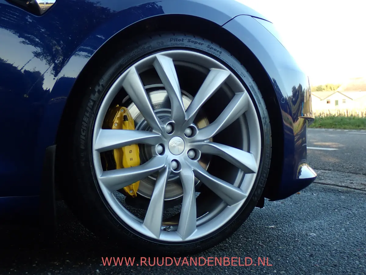 75D 86%SOH AUTOPILOT / 21-INCH / SCHUIFDAK