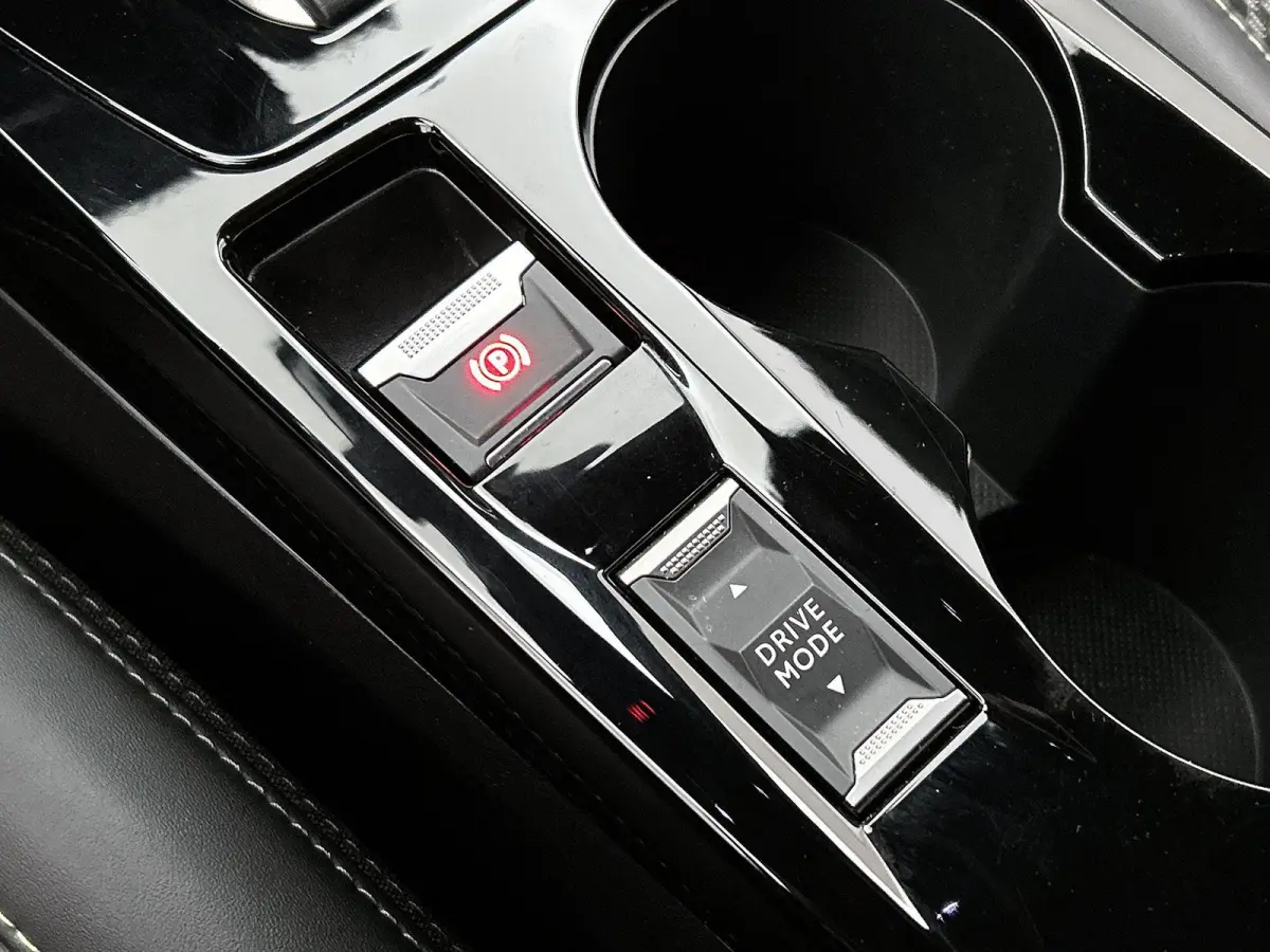 SUV GT Hybrid 145pk Automaat | Navigatie via draadloze Apple Carplay / Android Auto | Achteruitrijcamera | Climate Control | Cruise Control | Full Led koplampen | Parkeersensoren v+a | Keyle