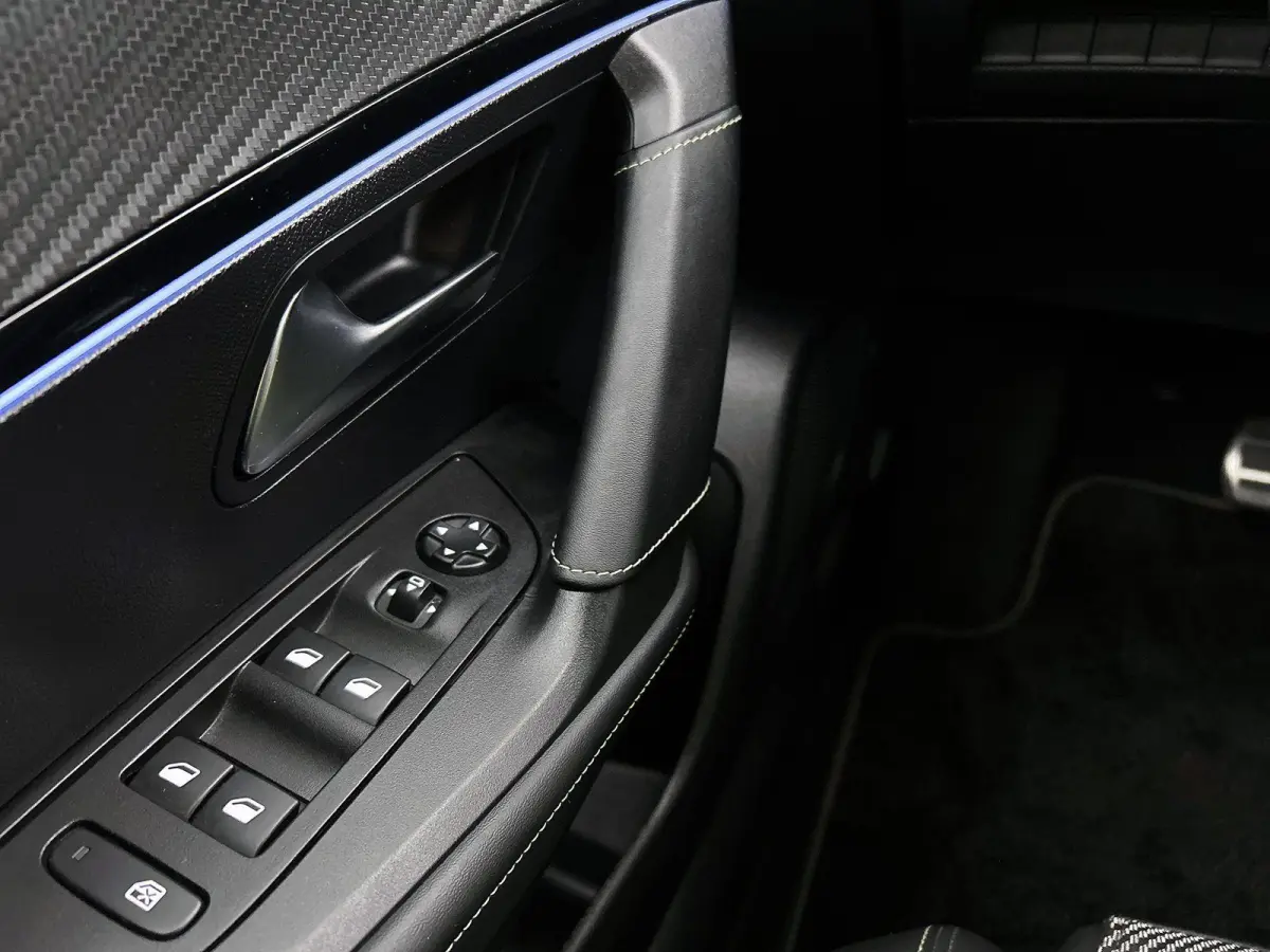 SUV GT Hybrid 145pk Automaat | Navigatie via draadloze Apple Carplay / Android Auto | Achteruitrijcamera | Climate Control | Cruise Control | Full Led koplampen | Parkeersensoren v+a | Keyle