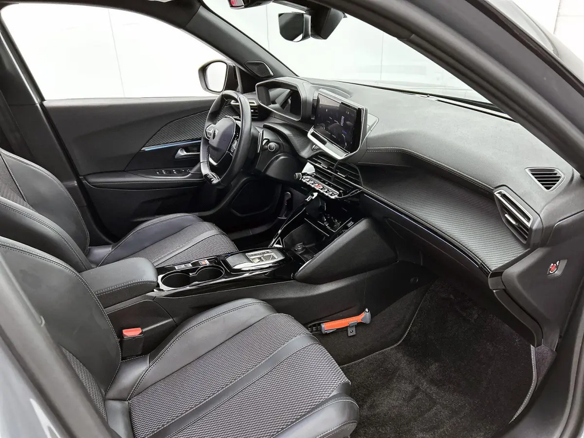 SUV GT Hybrid 145pk Automaat | Navigatie via draadloze Apple Carplay / Android Auto | Achteruitrijcamera | Climate Control | Cruise Control | Full Led koplampen | Parkeersensoren v+a | Keyle