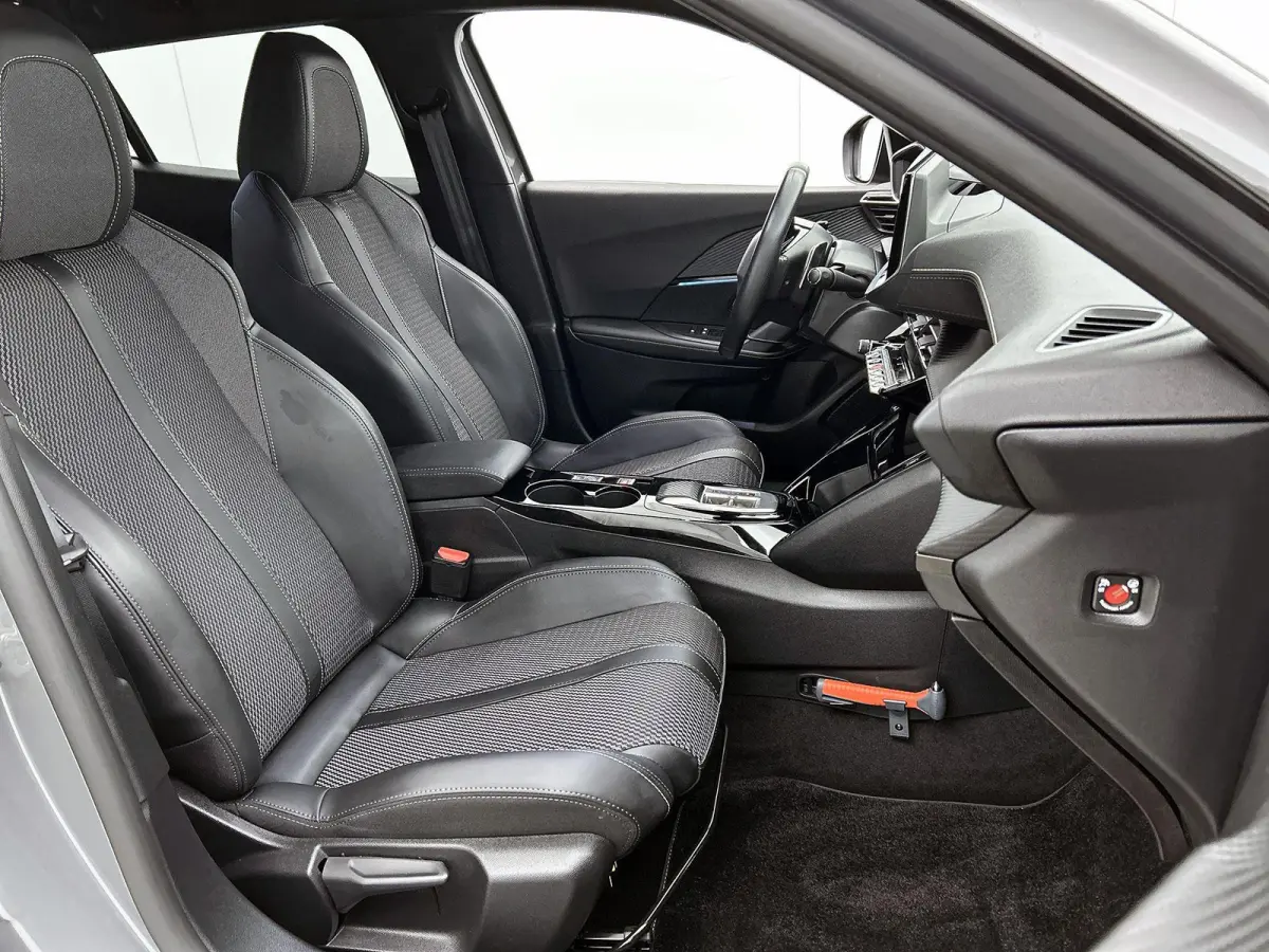 SUV GT Hybrid 145pk Automaat | Navigatie via draadloze Apple Carplay / Android Auto | Achteruitrijcamera | Climate Control | Cruise Control | Full Led koplampen | Parkeersensoren v+a | Keyle