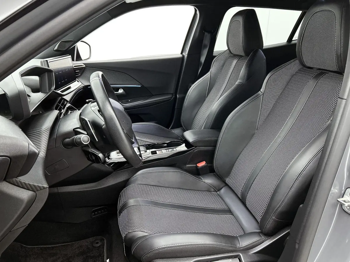 SUV GT Hybrid 145pk Automaat | Navigatie via draadloze Apple Carplay / Android Auto | Achteruitrijcamera | Climate Control | Cruise Control | Full Led koplampen | Parkeersensoren v+a | Keyle