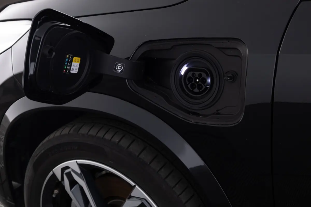 xDrive25e M-Sport | harman/kardon | Half LEDER *SOH 95.2%*