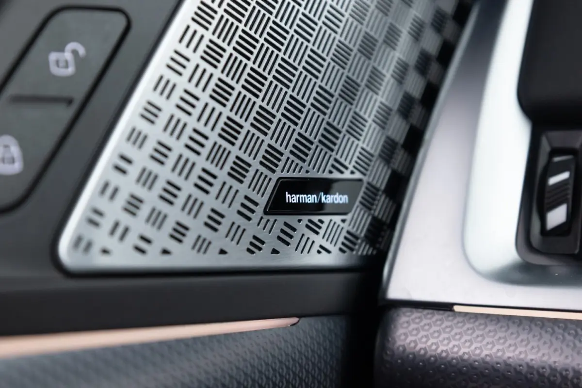 xDrive25e M-Sport | harman/kardon | Half LEDER *SOH 95.2%*